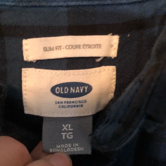 ❄️Women’s Old Navy Blue Plaid button down shirt XL - Picture 3 of 3